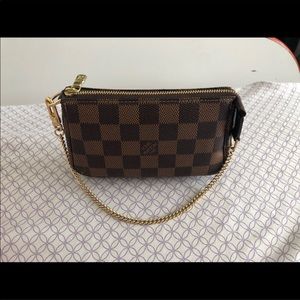 Louis Vuitton mini pochette